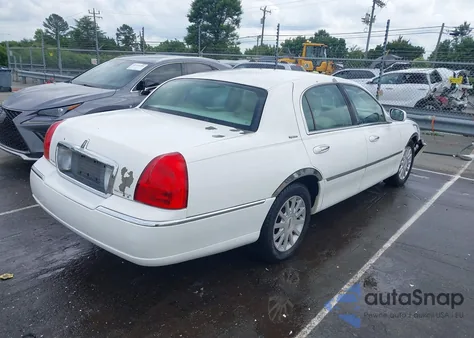 2007 Lincoln Town Car Signature z USA, uszkodzony, nr VIN 1LNHM81W77Y607433